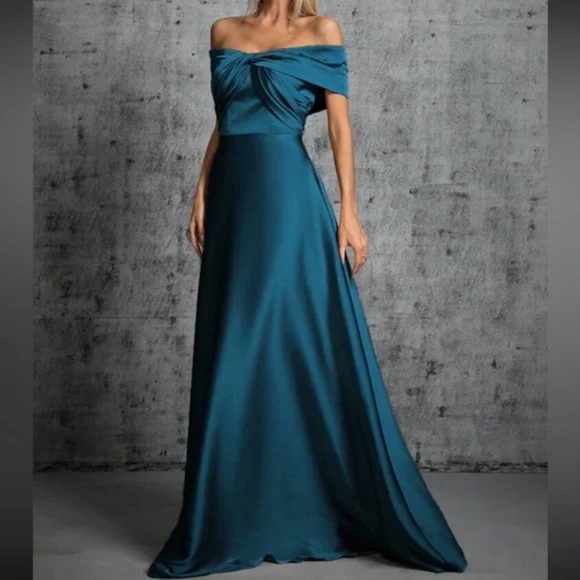 Luxe Satin Off Shoulder Evening Prom Party Formal Wedding Dress - Picture 5 of 16